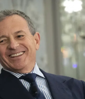 Disney CEO Bob Iger to hold town hall with employees on Monday