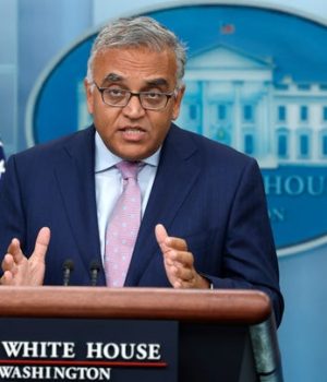 White House urges Americans to discuss COVID-19 vaccines over Thanksgiving