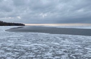 ‘No longer safe’: Around 200 people rescued from broken ice chunk in Minnesota