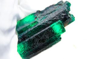 Guinness World Records identifies largest uncut emerald weighing 3 pounds and resembling a rhino horn