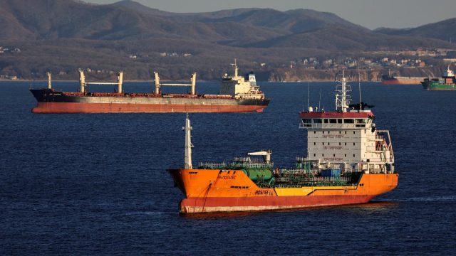 2022-12-05T144733Z_1105066033_RC2UYX9VOO8B_RTRMADP_3_UKRAINE-CRISIS-OIL-TANKERS